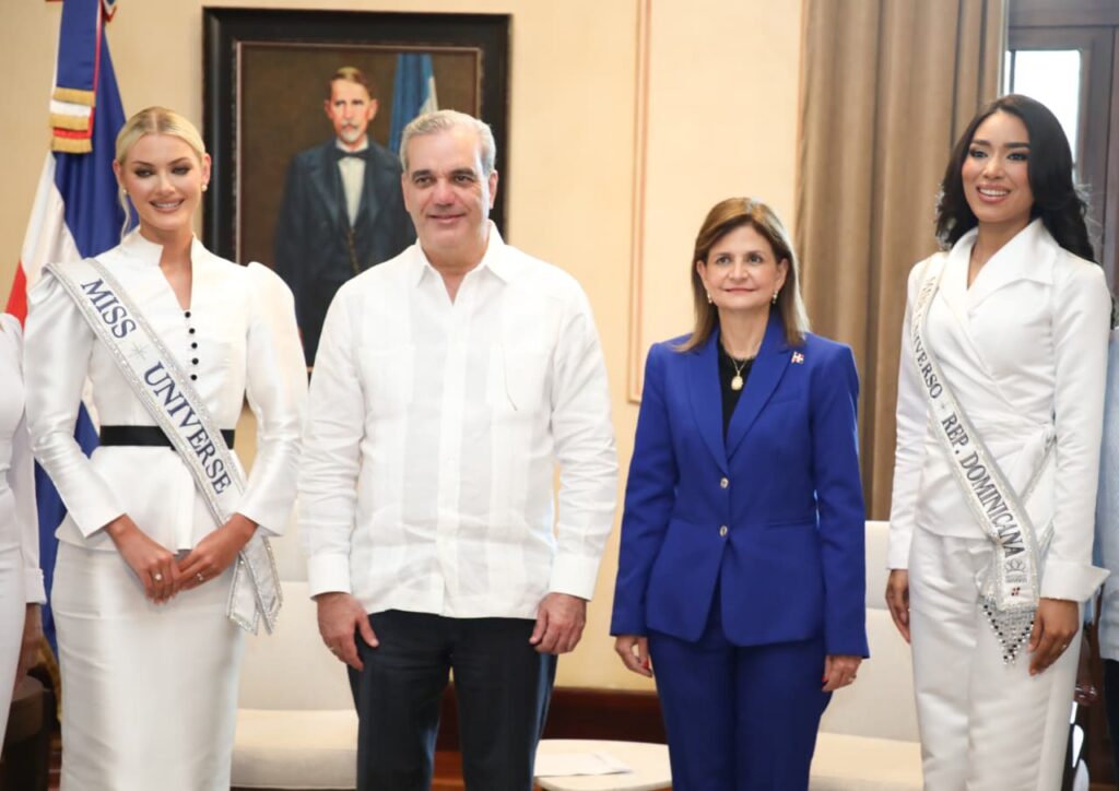 El mandatario y la vicepresidenta Raquel Peña destacan el talento y la proyección internacional de ambas reinas de belleza en un encuentro cargado de distinción y orgullo nacional