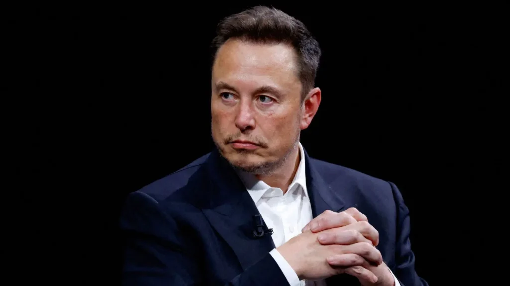 Elon Musk promete Grok 5 este año y asegura que ya supera a GPT-5 de OpenAI