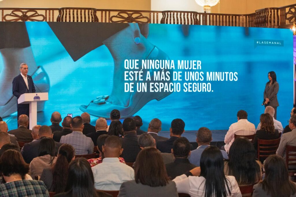 Presidente Abinader presenta “Puntos VIDA”, una red nacional de espacios seguros para proteger a mujeres en situación de violencia