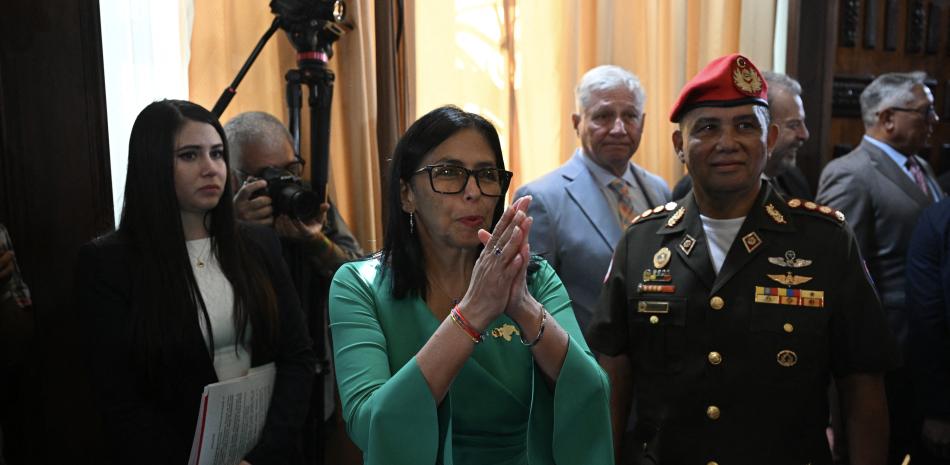 Delcy Rodríguez jura como presidenta interina de Venezuela