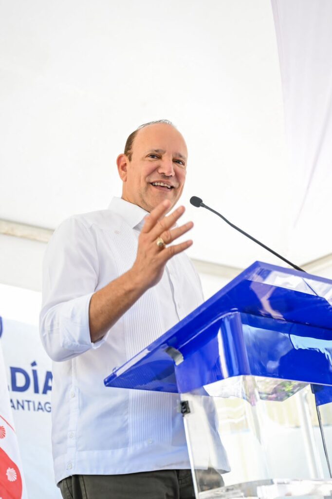 Alcalde Ulises Rodríguez destaca resultados concretos de FITUR en el posicionamiento turístico de Santiago