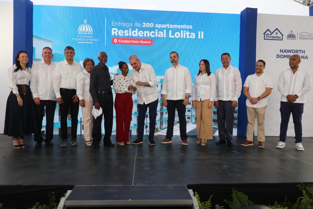 Presidente Abinader entrega 200 apartamentos del Residencial Lolita II y transforma la vida de más de 700 personas en Hato Nuevo