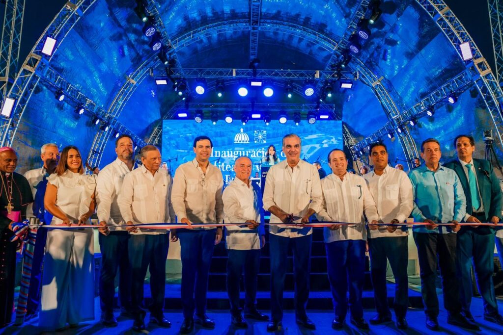 Presidente Abinader inaugura Anfiteatro La Gaviota en Ciudad de Juan Bosch