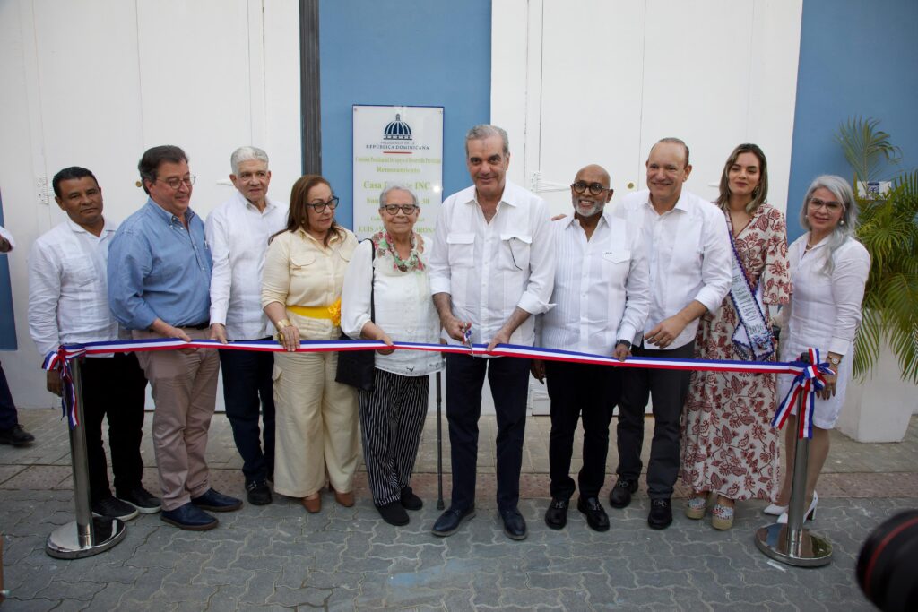 Presidente Luis Abinader entrega renovada Casa de Arte y consolida la transformación del centro de Santiago