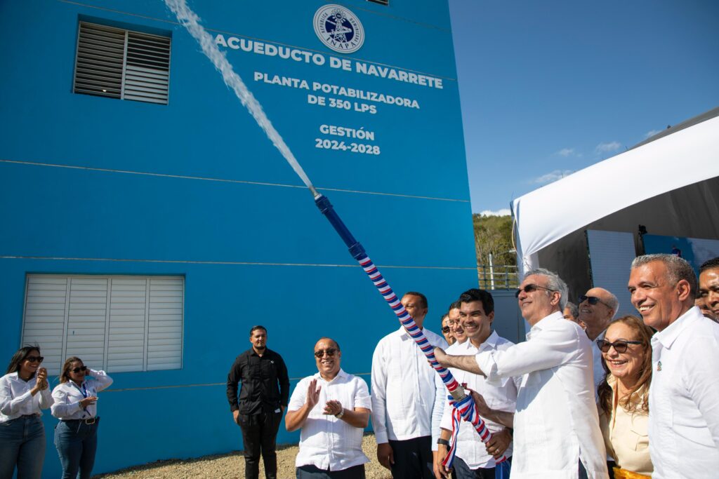 Presidente Abinader inaugura acueducto de Navarrete que garantiza agua potable a más de 150 mil habitantes tras más de dos décadas de espera