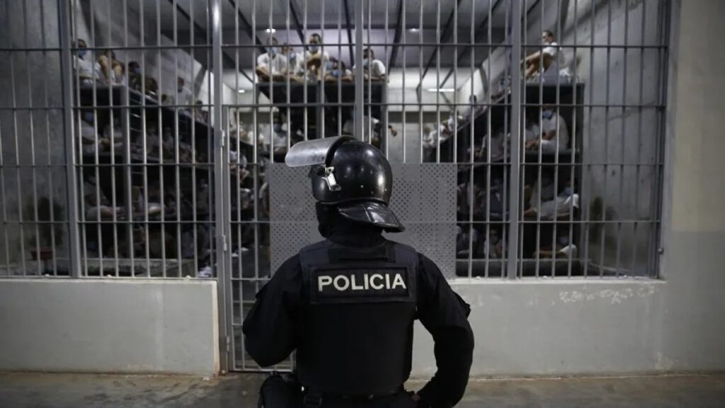 El Salvador-Justicia|Mano dura sin precedentes: la polémica reforma penal de Bukele que impacta a menores