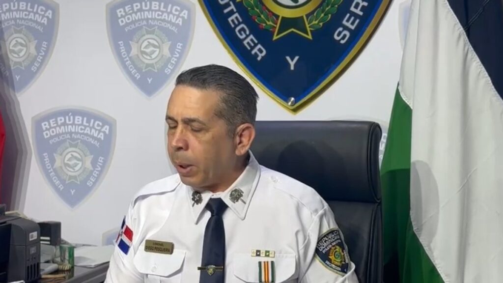 La Policía Nacional busca acusado de homicidio y agresión sexual en Santiago