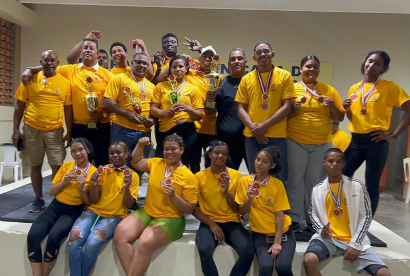 La Vega gana con solvencia el campeonato superior de pesas en la zona norte