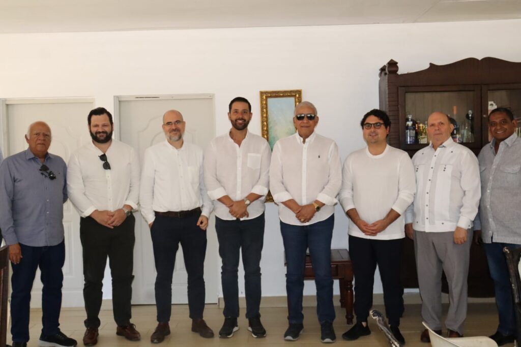 Andrés Bautista y Hostos Rizik recorren carretera Ramón Cáceres para iniciar estudios de ampliación a cuatro carriles, dispuestos por el Presidente Luis Abinader