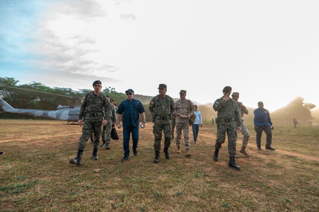 Ministros de Defensa y de la Presidencia realizan recorrido estratégico en la frontera para fortalecer acciones de seguridad y desarrollo bajo la estrategia FUERTE