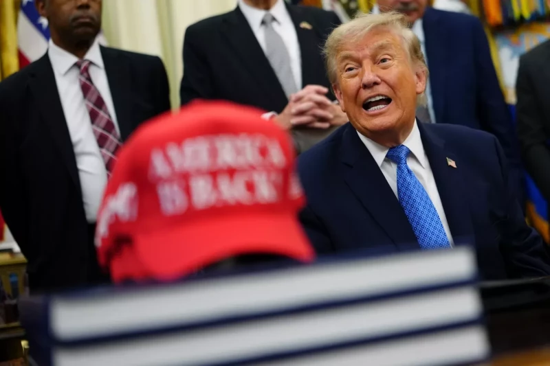 Trump defiende sus millonarias ganancias: “No hago nada relacionado con mis negocios”