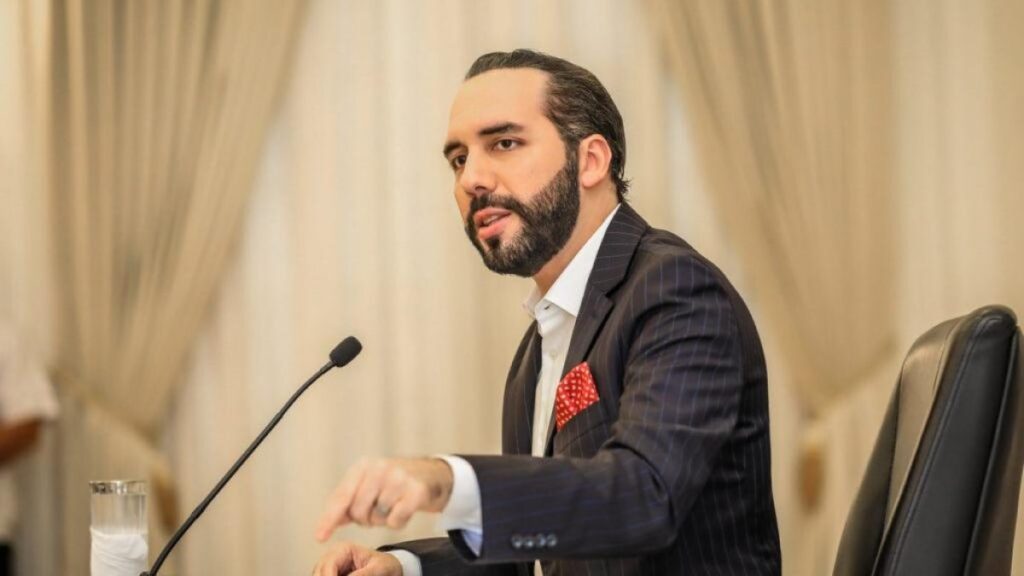 Bukele asegura que El Salvador vencerá a las pandillas y rechaza las críticas a su estrategia